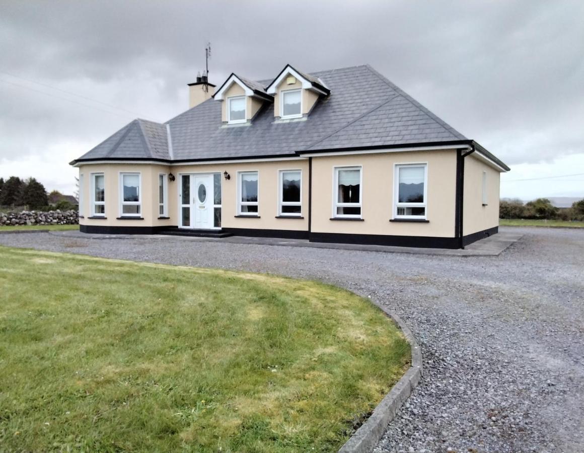 Warm And Welcoming Family Home Ballinrobe Exterior foto