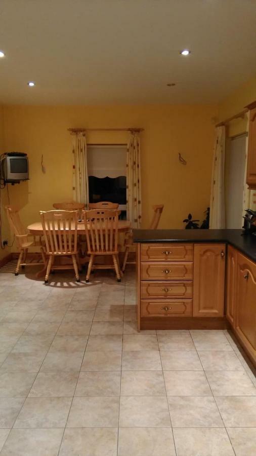 Warm And Welcoming Family Home Ballinrobe Exterior foto